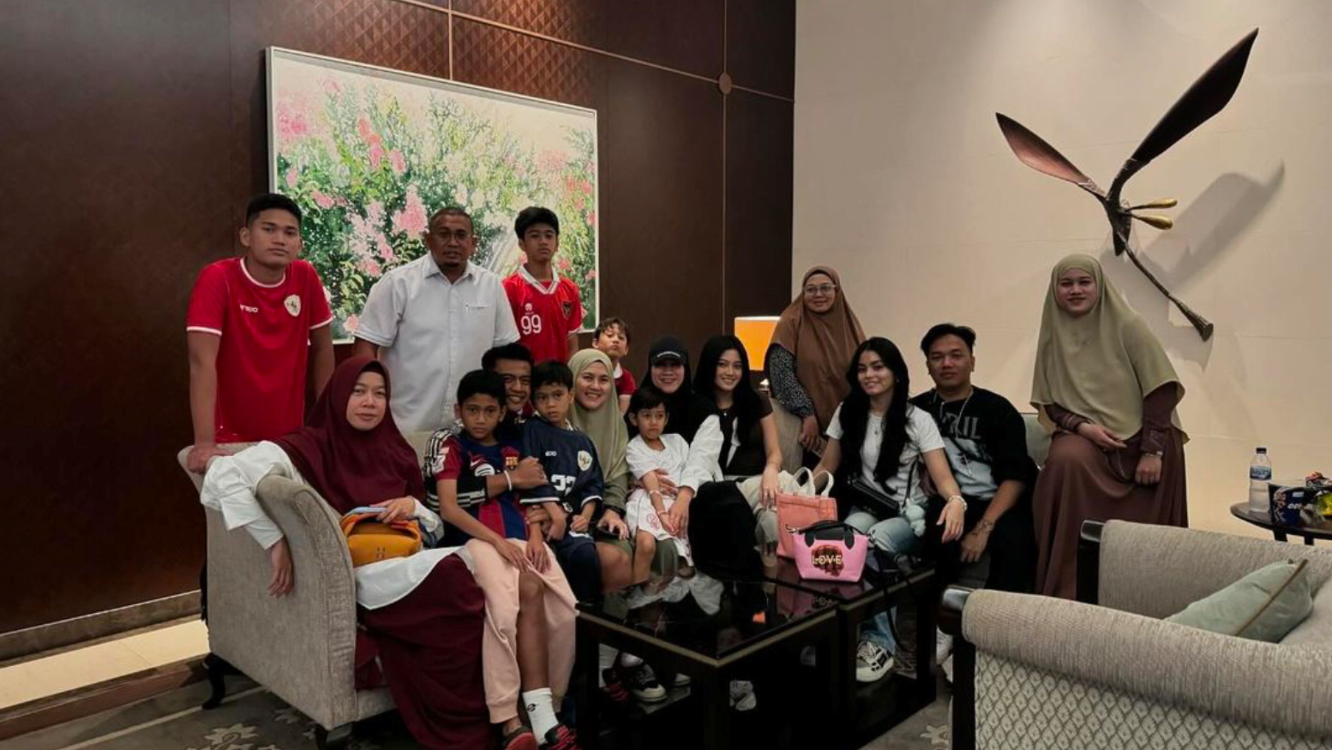 Azizah Salsha Nonton Laga Timnas Bersama Keluarga <b>(Instagram)</b>