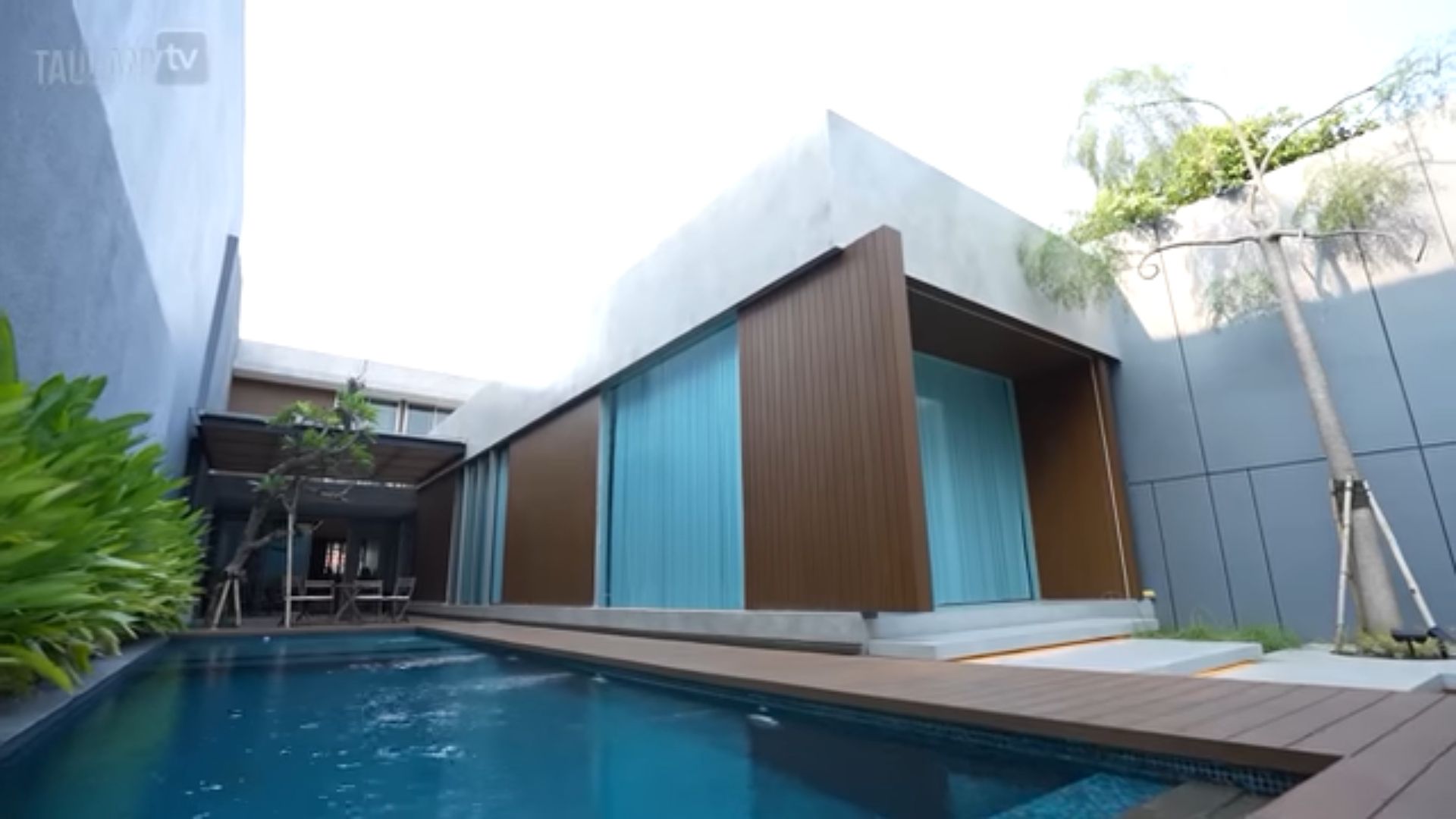 Rumah Baru Mona Ratuliu <b>(YouTube/ Taulany TV)</b>