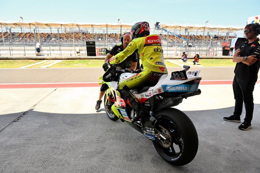 Pembalap Pertamina Enduro VR46 Racing Team Fabio Di Giannantonio bersiap melakukan latihann jelang race MotoGP Pertamina Grand Prix of Indonesia 2024 di Pertamina Mandalika International Circuit, Kuta, Lombok Tengah, Nusa Tenggara Barat pada Jumat (27/9/2024)/Foto: Istimewa