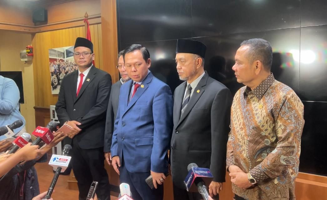 Pimpinan DPD RI usai pertemuan dengan presiden terpilih Prabowo Subianto. 