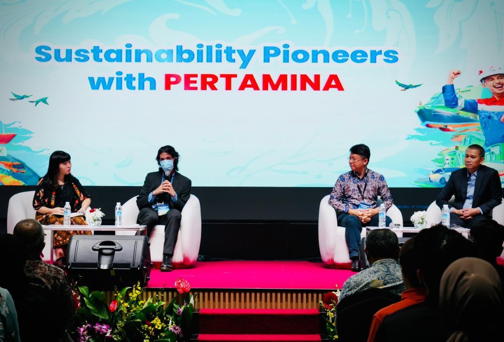 Sesi diskusi bersama para pembicara pada kegiatan Pertamina Goes to Campus 2024 di Singapura/Foto: Istimewa