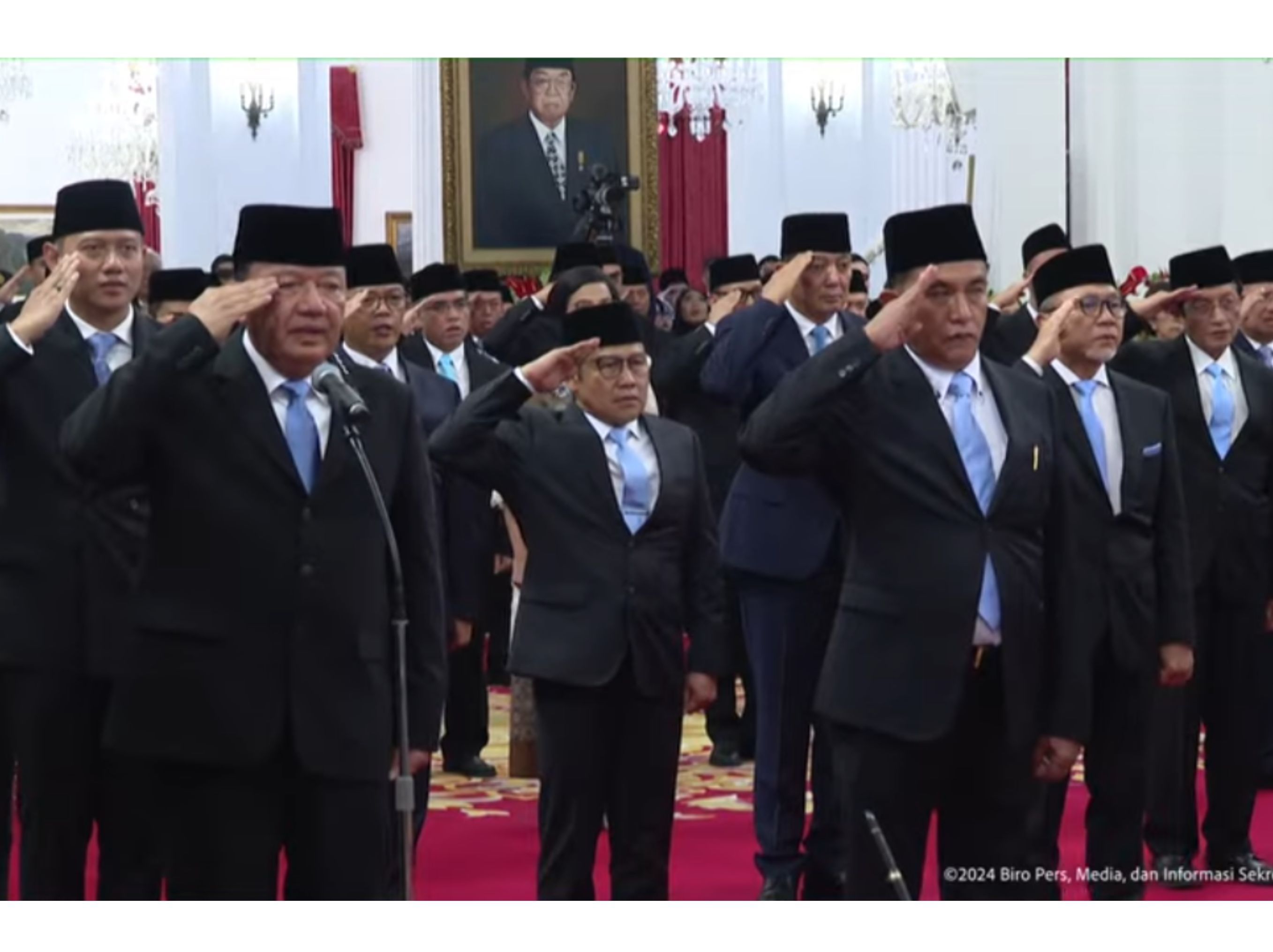 Menteri Prabowo pakai dasi warna biru langit <b>(Youtube Setpres)</b>