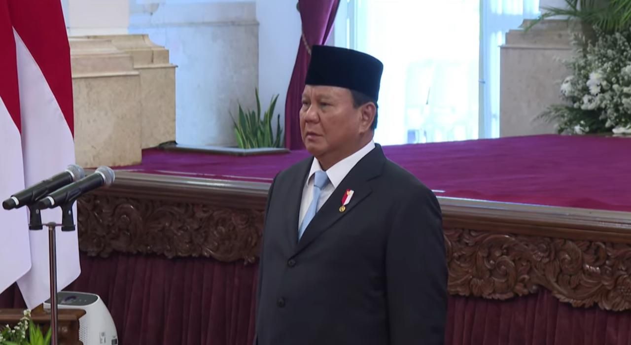 Presiden Prabowo Subianto melantik Sunarto sebagai Ketua Mahkamah Agung (MA) di Istana Negara.