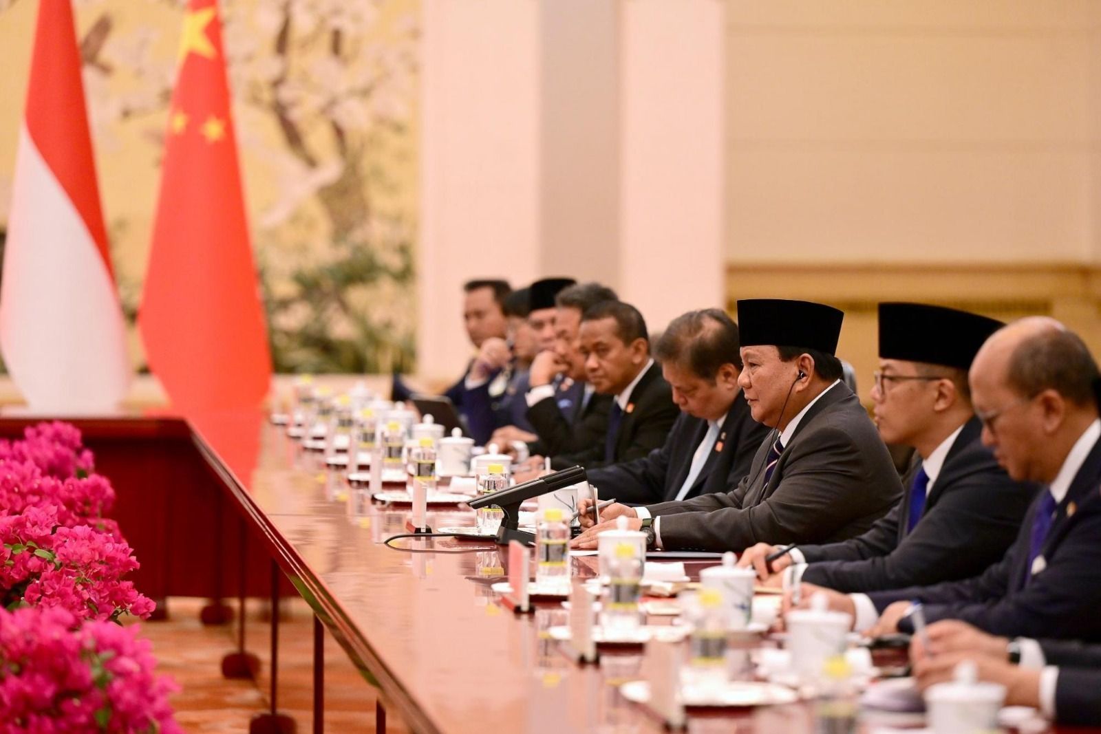 Presiden RI Prabowo Subianto bertemu dengan Perdana Menteri (PM) Tiongkok Li Qiang. <b>(Dok.Istimewa)</b>