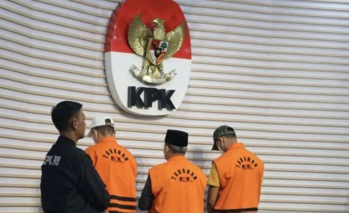 Penetapan tersangka Gubernur Bengkulu Rohidin Mersyah dan dua orang lainnya, oleh KPK. (Antara) 