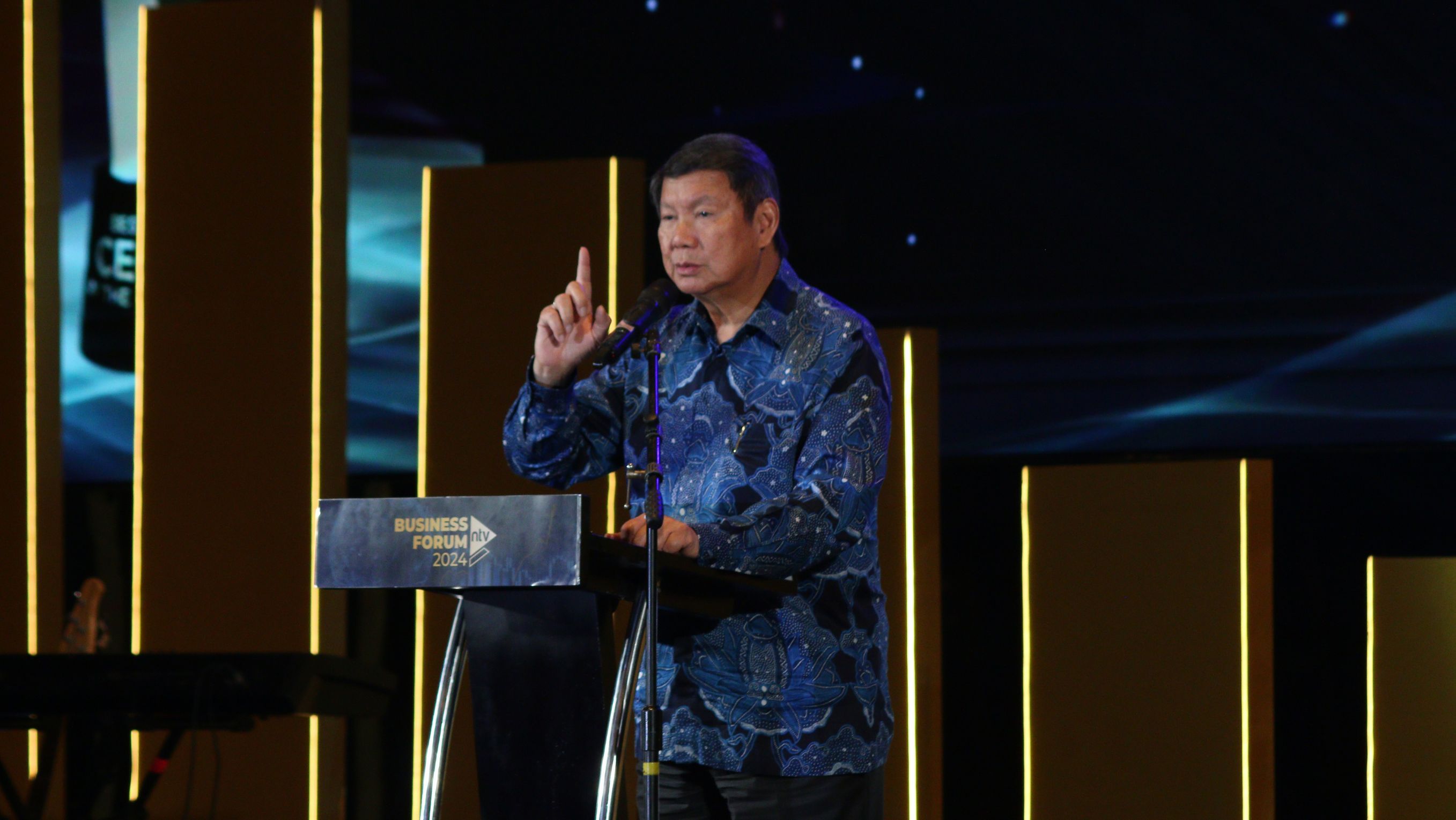 Utusan Khusus Presiden RI untuk Iklim dan Energi, Hashim S. Djojohadikusumo, memberikan Keynote Speech dalam acara NTV CEO Awards 2024 di Hotel Raffles, Jakarta, Rabu malam, 4 Desember 2024.  <b>(Nusantara TV)</b>