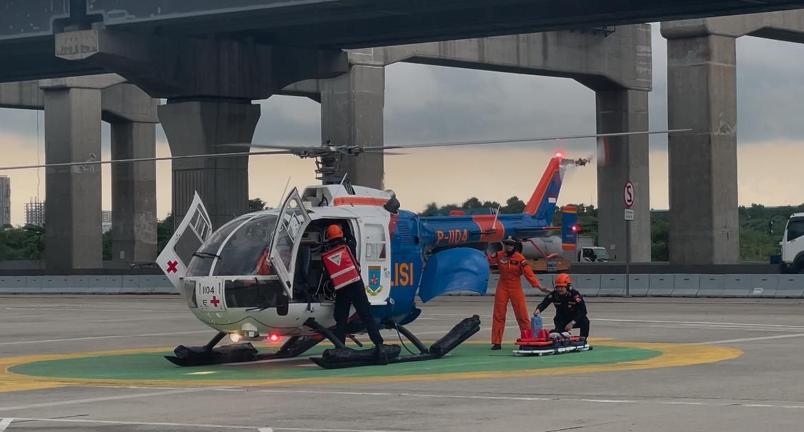 Mabes Polri menggelar menggelar simulasi penyelamatan khusus kecelakaan di jalan tol, Senin 23 Desember 2024. (Ntvnews.id-Muslimin Trisyuliono).