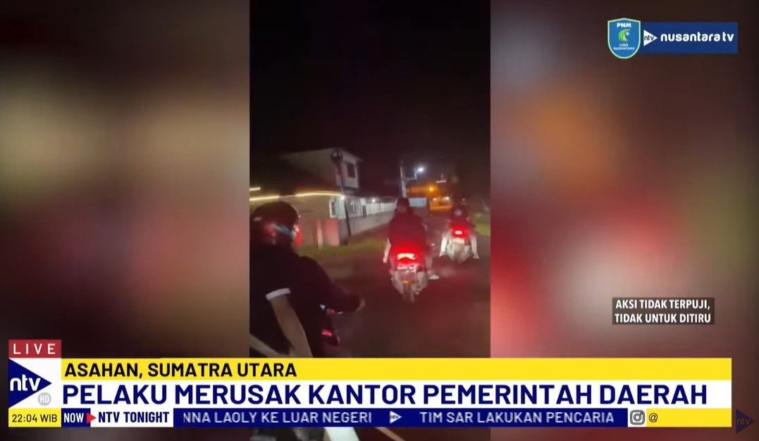 Aksi geng motor melakukan pengrusakan kantor pemerintah daerah di Kabupaten Asahan.