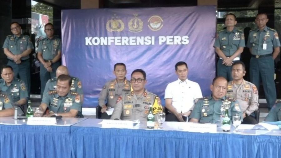 Konferensi Pers Pangkoarmada <b>(Antara/ Bagus Ahmad Rizaldi)</b>