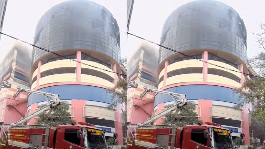 Kebakaran di Plaza Glodok, Tamansari, Jakarta Barat. <b>(Instagram)</b>