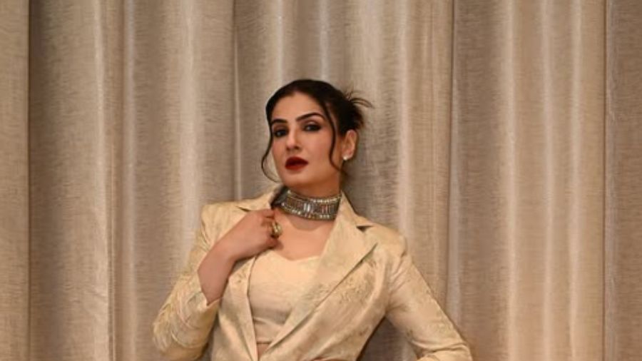 Raveena Tandon <b>(Instagram @officialraveenatandon)</b>