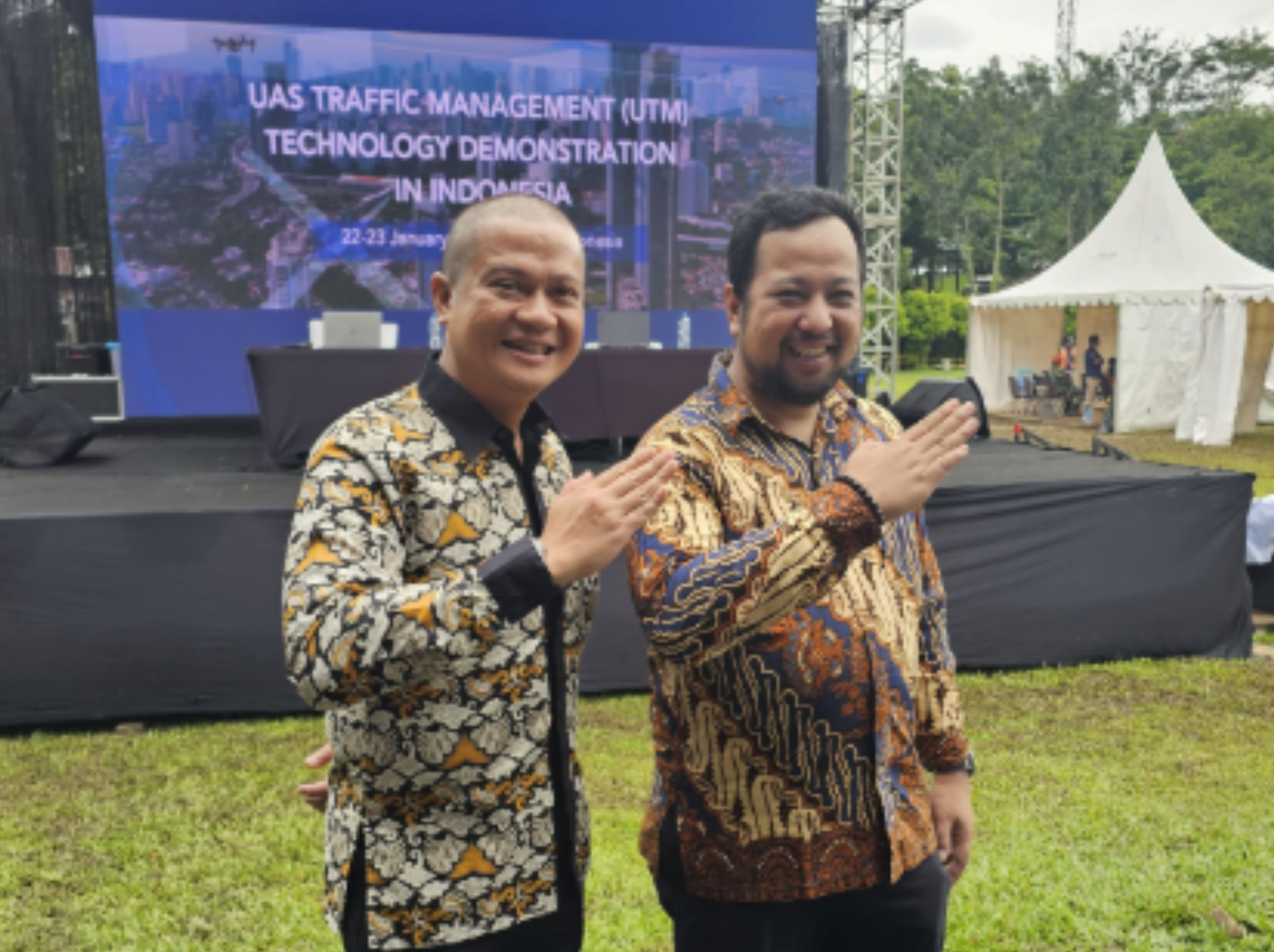 Dr. M Akbar Marwan Chairman Asosiasi Pilot Drone Indonesia (APDI) dan Michael Wisnu Wardhana Managing Director Terra Drone Indonesia <b>(ISTIMEWA)</b>