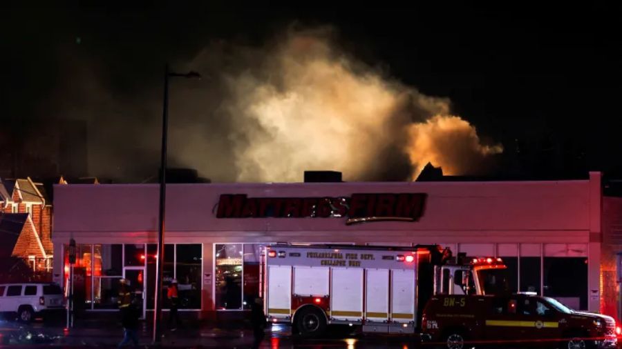 Pesawat Jatuh di Philadelphia <b>(Reuters/ aljazeera)</b>