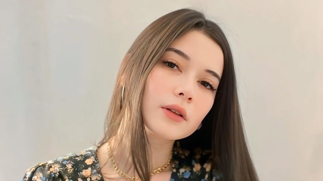 Iris Wullur  <b>(Instagram)</b>