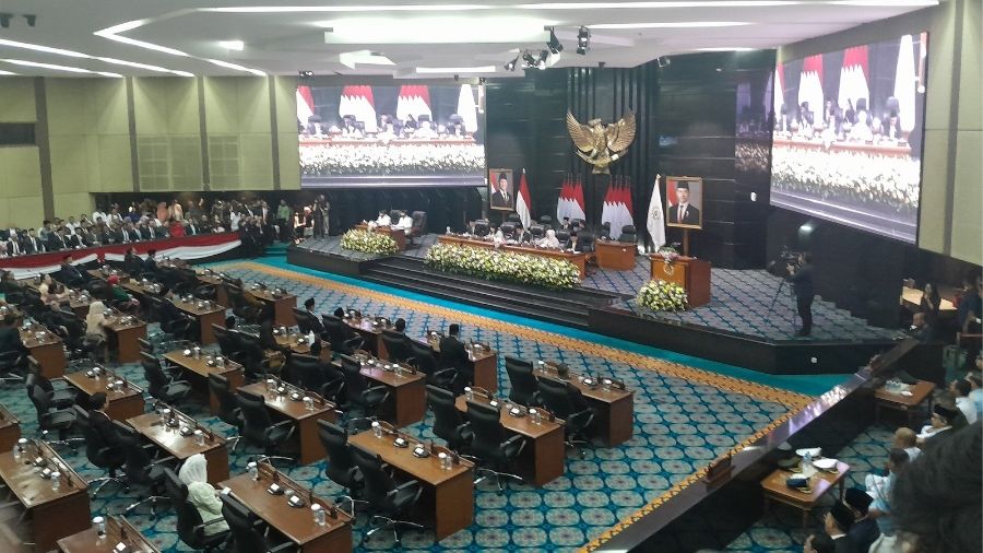 Pramono Anung- Rano Karno sidang paripurna <b>(Ntvnews.id/ Adiansyah)</b>