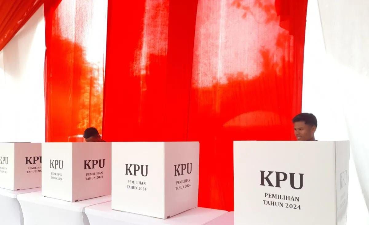 Ilustrasi - Masyarakat salurkan hak suara pada Pilkada 2024, di Kabupaten Serang, Banten, beberapa waktu lalu.  <b>(Antara)</b>