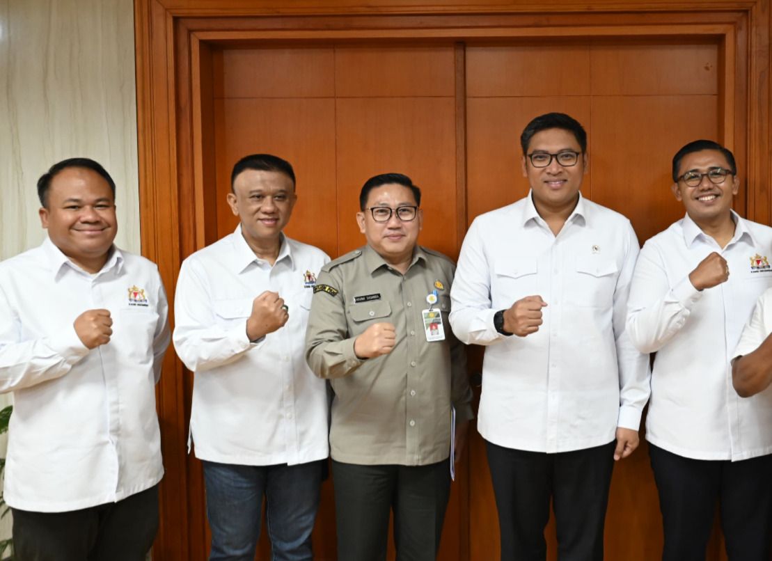 Wakil Menteri Pertanian (Wamentan) Sudaryono mengajak Kamar Dagang dan Industri Indonesia (Kadin) kolaborasi dengan peternak ayam petelur dan sapi pedaging. 