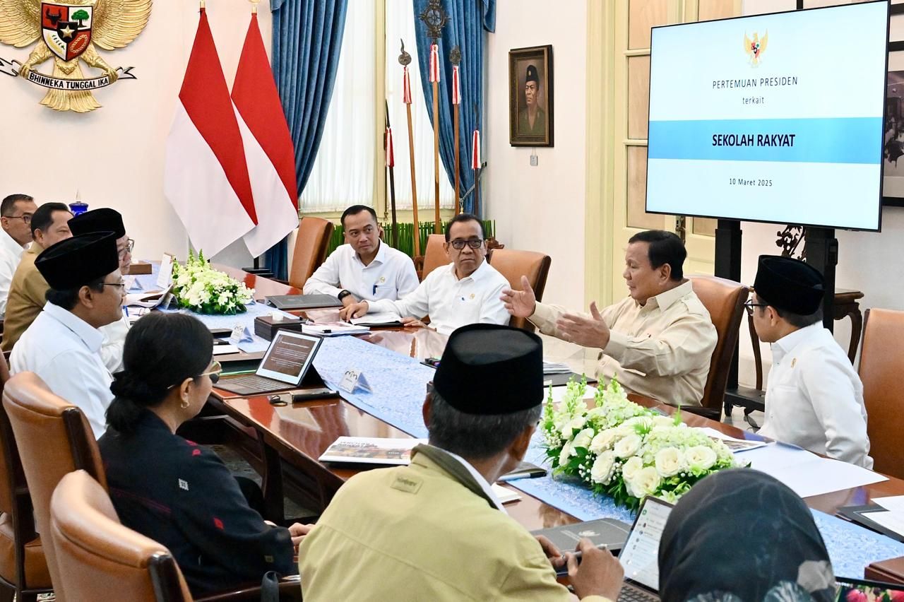 Prabowo dan Jakaran Ratas Tentang Sekolah Rakyat <b>(Sekretariat Presiden)</b>