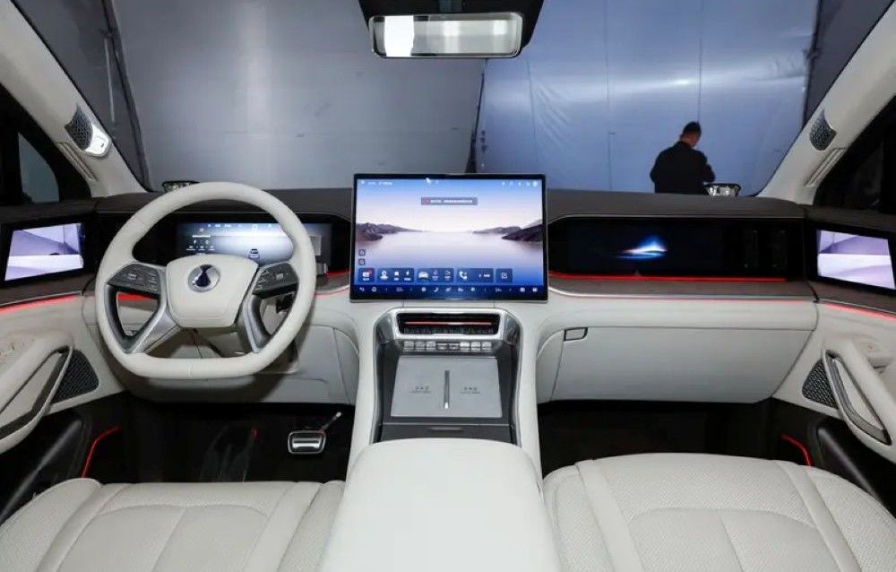 Interior Denza N9. (Yiche via CarNewsChina)