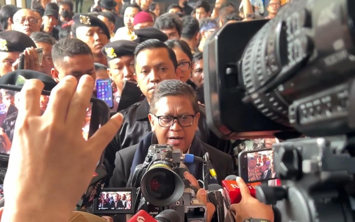 Sekjen PDI Perjuangan Hasto Kristiyanto di sidang di Pengadilan Tipikor Jakarta, Jumat, 14 Maret 2025. <b>(Ntvnews/Rizki)</b>