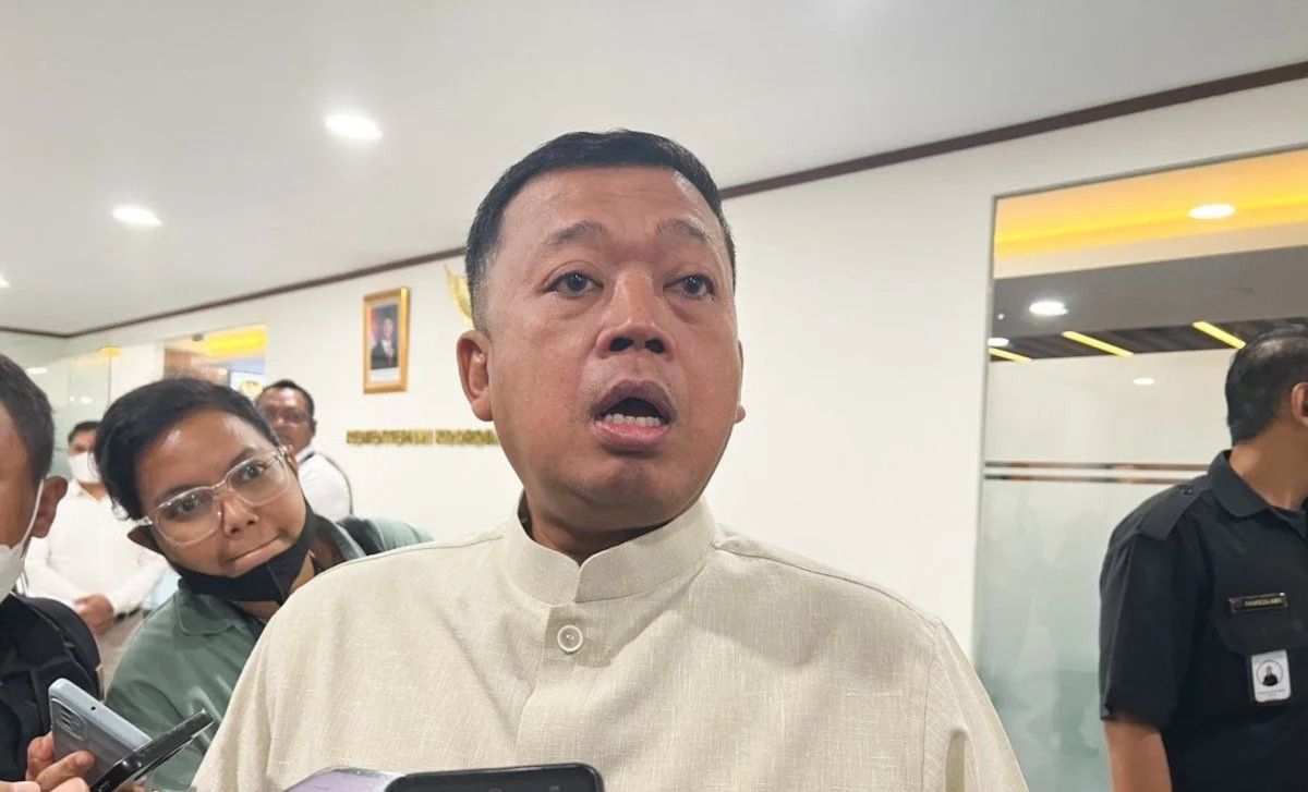 Menteri Agraria dan Tata Ruang/Kepala Badan Pertanahan Nasional (ATR/BPN) Nusron Wahid diwawancara awak media di Jakarta, Selasa (18/3/2025). <b>(Antara)</b>