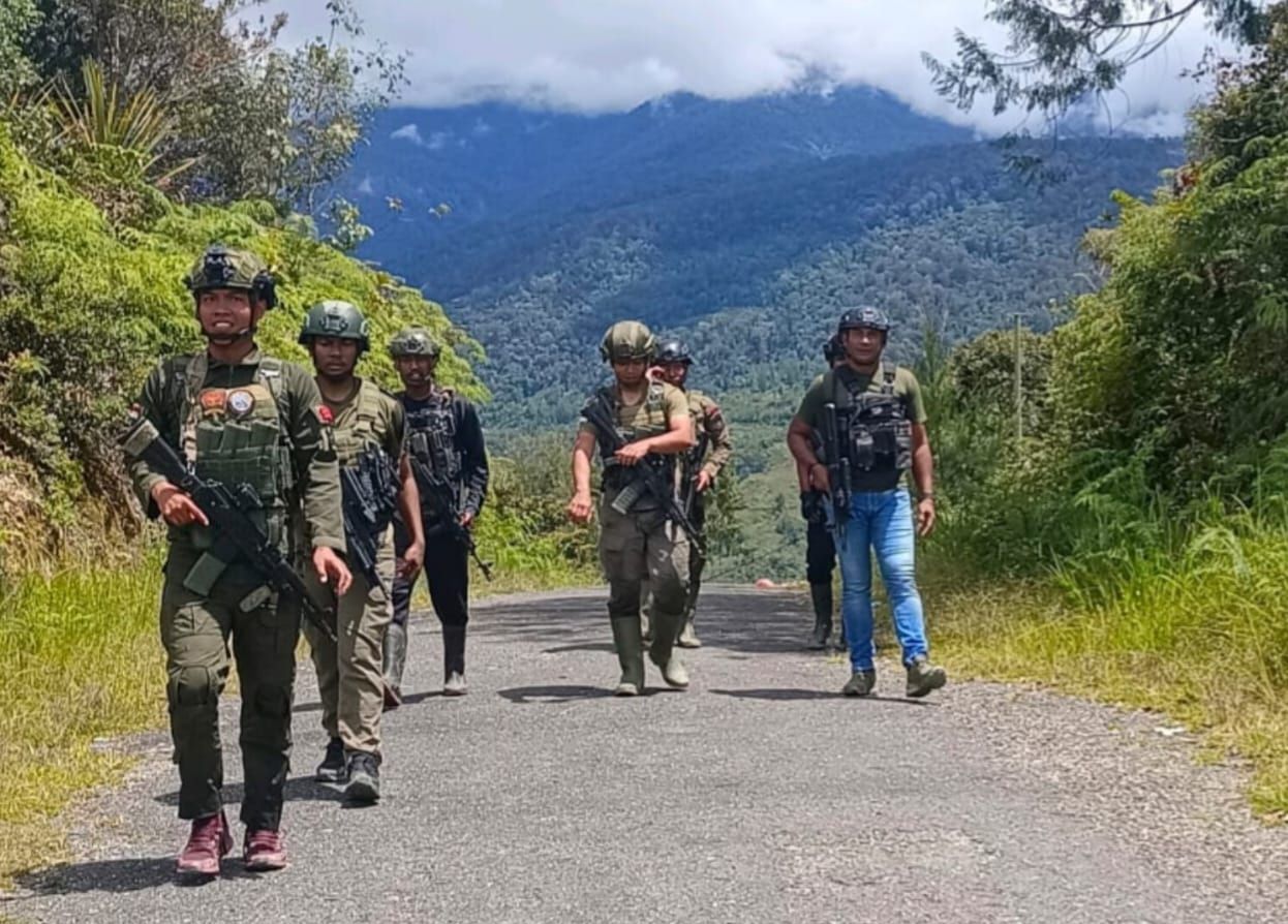 Satgas Operasi Damai Cartenz-2025 mendatangi lokasi penembakan di Intan Jaya. 
