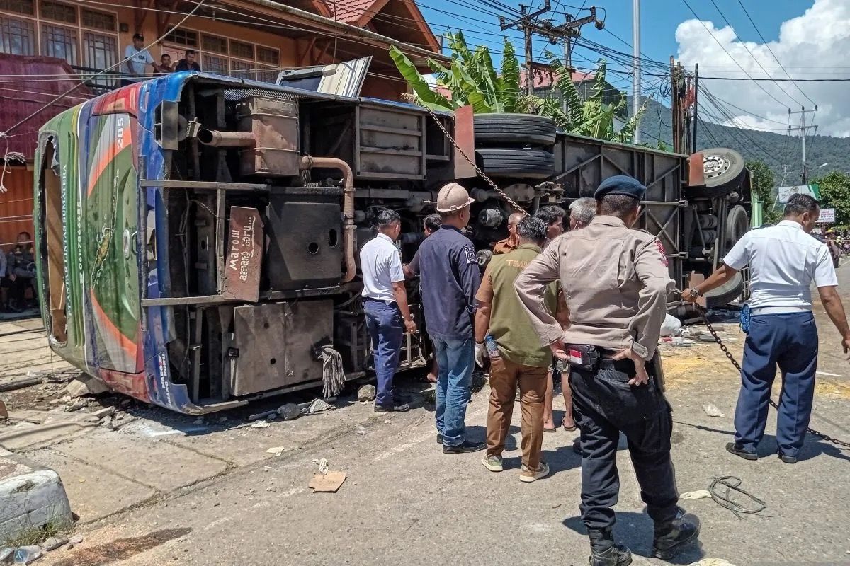 Kecelakaan maut bus ALS di Padang Panjang. <b>(Antara)</b>
