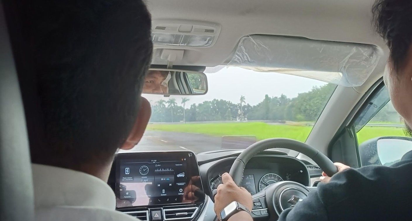 Pengalaman berkendara dengan Suzuki Fronx melalui smart technology, getaran mesin yang halus, konsumsi bahan bakar yang efisien, dan ramah lingkungan. (Foto: Adiantoro/NTV)