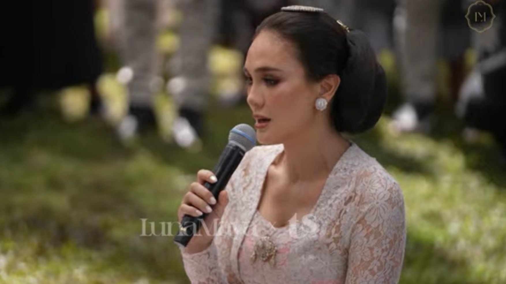 Luna Maya <b>(YouTube)</b>