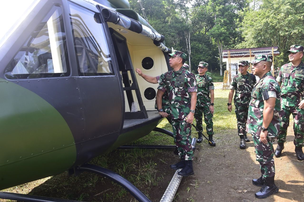 Panglima TNI Jenderal Agus Subiyanto meninjau langsung pelaksanaan Kursus Intensif Bahasa Prancis bagi Personel TNI Pengawak Alutsista TA 2025 di Akademi Militer (Akmil) Magelang, Jawa Tengah. <b>(Puspen TNI)</b>