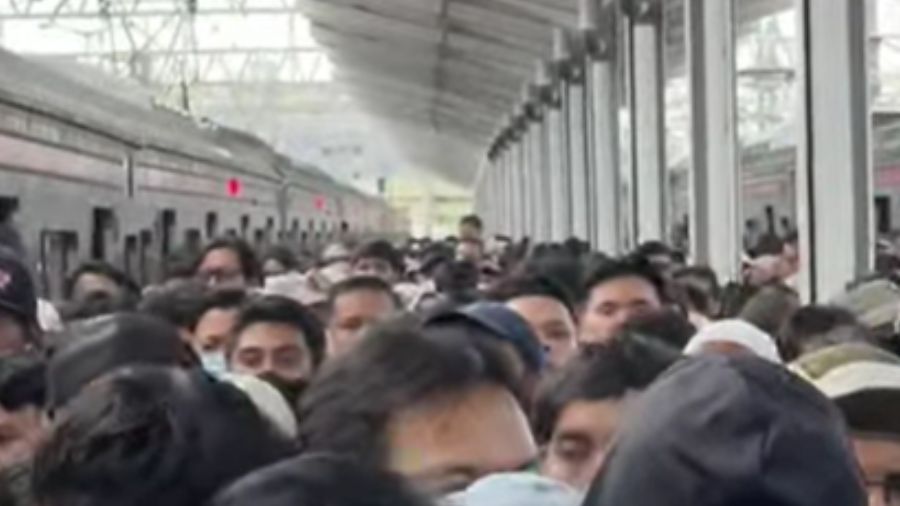 Stasiun Bogor Dipadati Penumpang <b>(Instagram @net2netnews.reborn)</b>