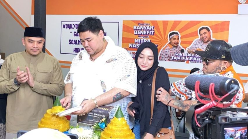 Ivan Gunawan, King Abdi <b>(NTVNews)</b>