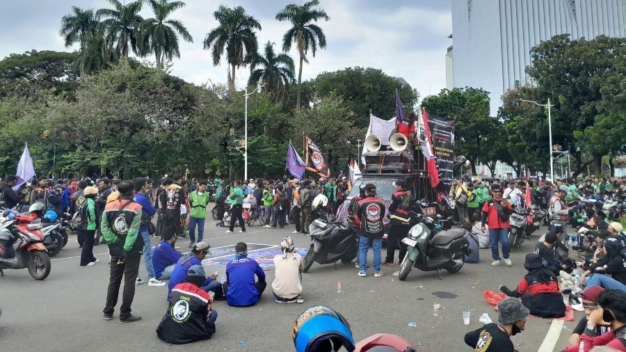 Demo ojol di.Patung Kuda Jakpus <b>(Ntvnews.id/ Adiansyah)</b>