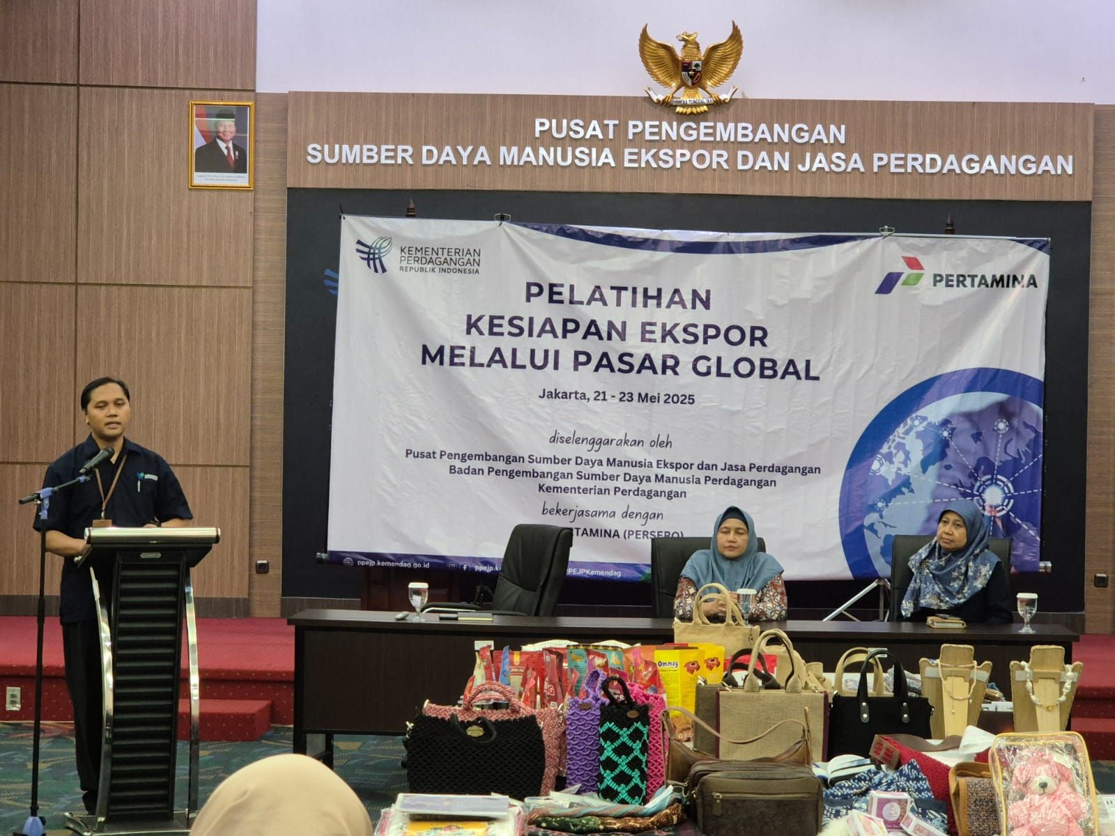 PT Pertamina (Persero) memfasilitasi 30 pelaku Usaha Mikro, Kecil dan Menengah (UMKM) binaan berbagai daerah di Indonesia, dengan Pelatihan Kesiapan Ekspor melalui Pasar Global.  <b>(Pertamina)</b>