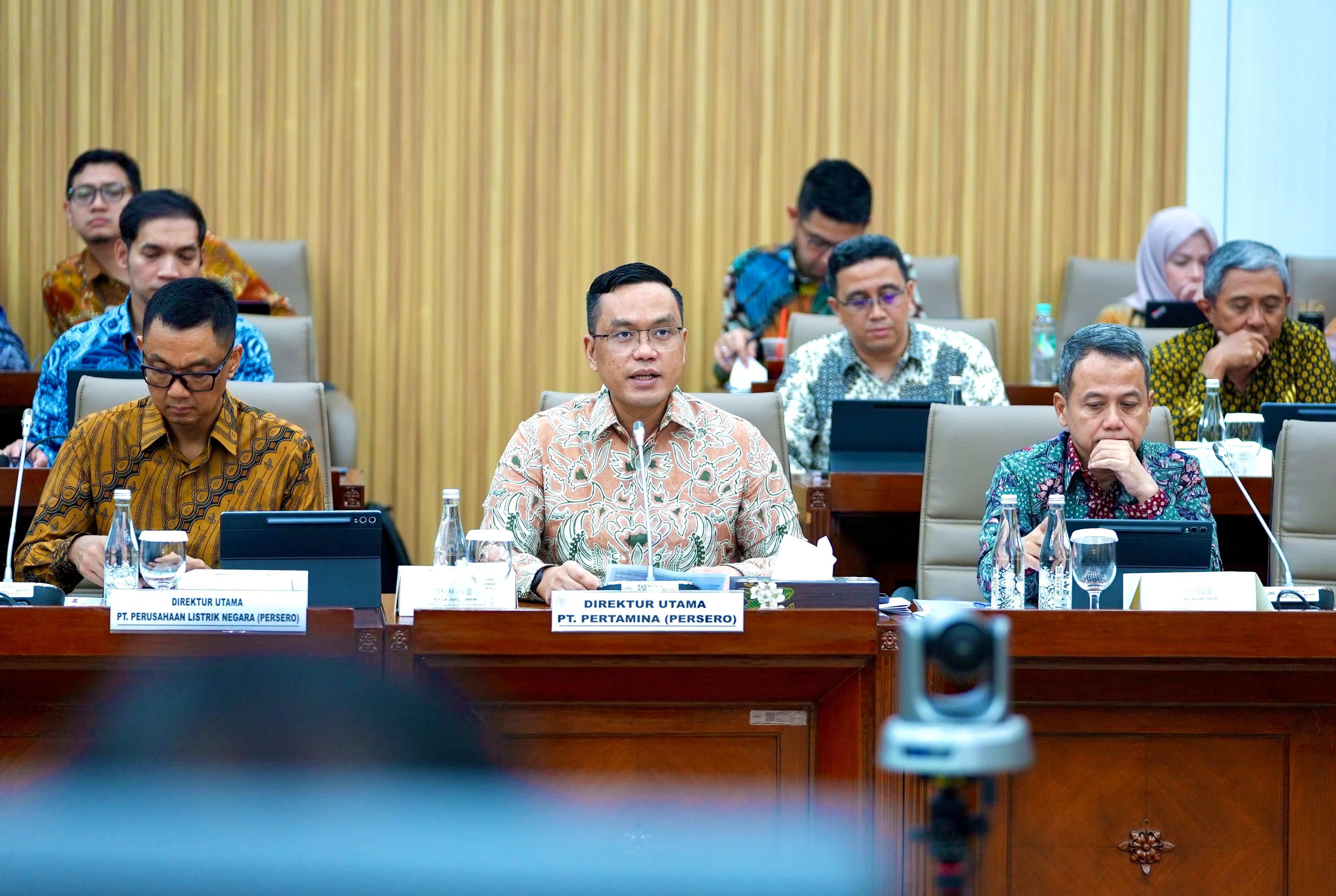 Direktur Utama PT Pertamina (Persero) Simon Aloysius Mantiri pada Rapat Dengar Pendapat (RDP) dengan Komisi VI DPRI RI, di Kompleks Senayan, Kamis, 22 Mei 2025. <b>(Pertamina)</b>