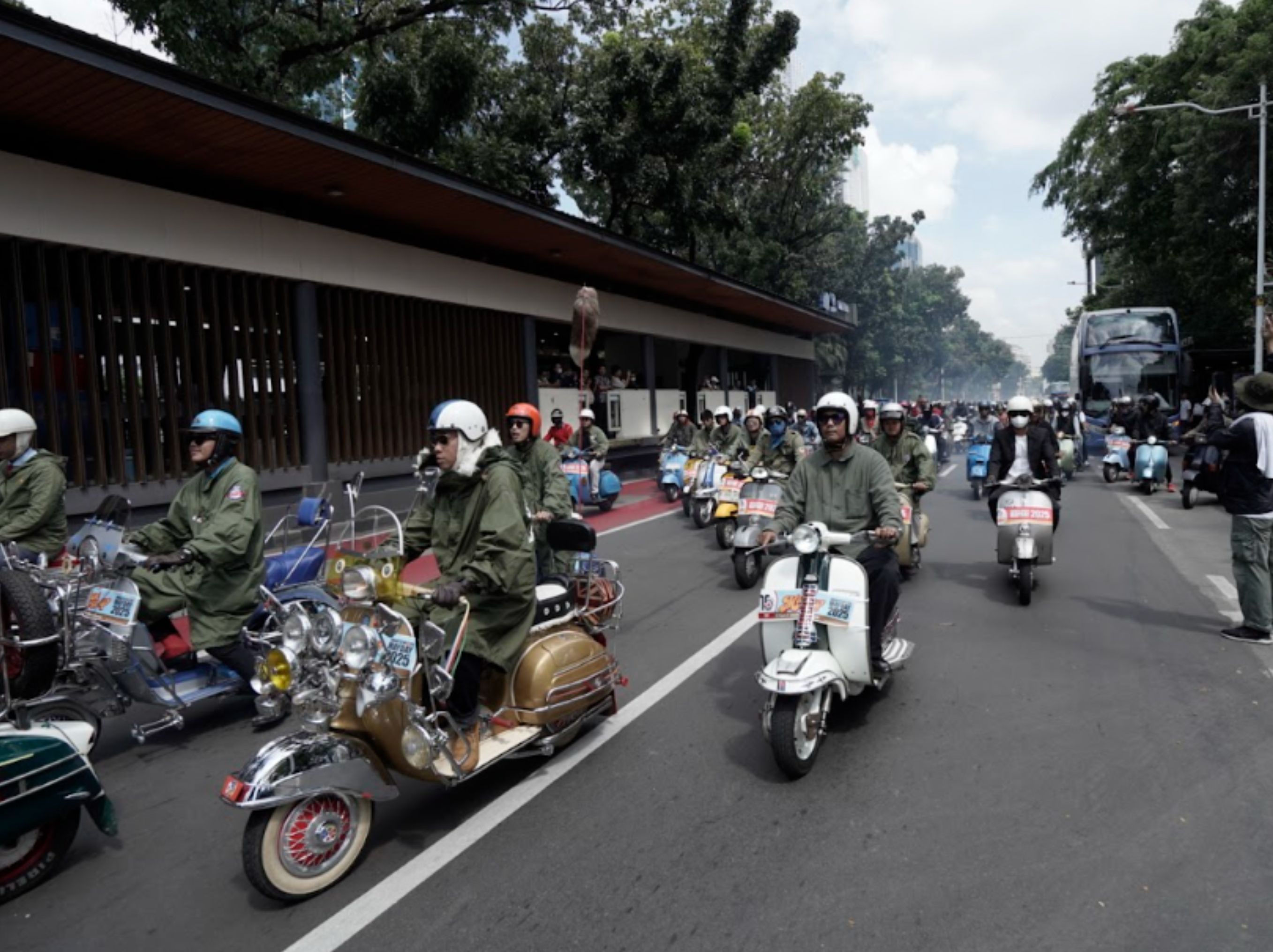 Ribuan scooterist dari berbagai daerah memadati Pintu barat daya, Monas, Jakarta Pusat Pancoran <b>(ISTIMEWA)</b>