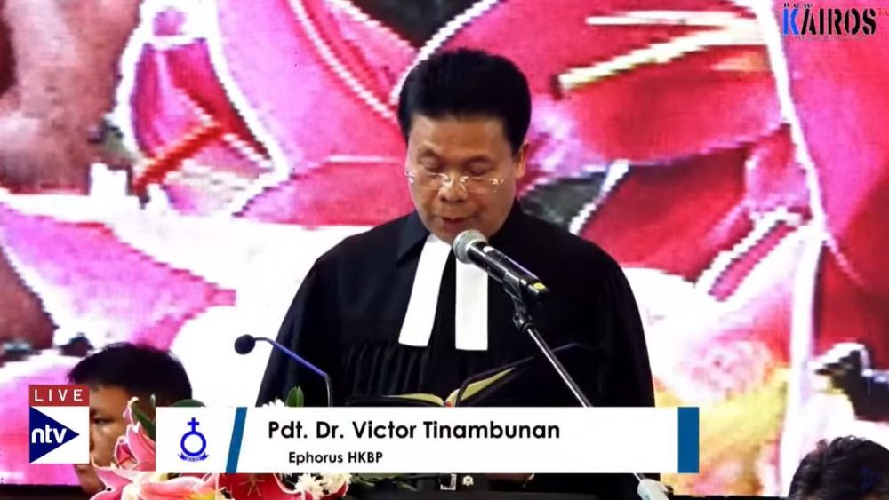 Ephorus HKBP, Pdt. Dr. Victor Tinambunan.