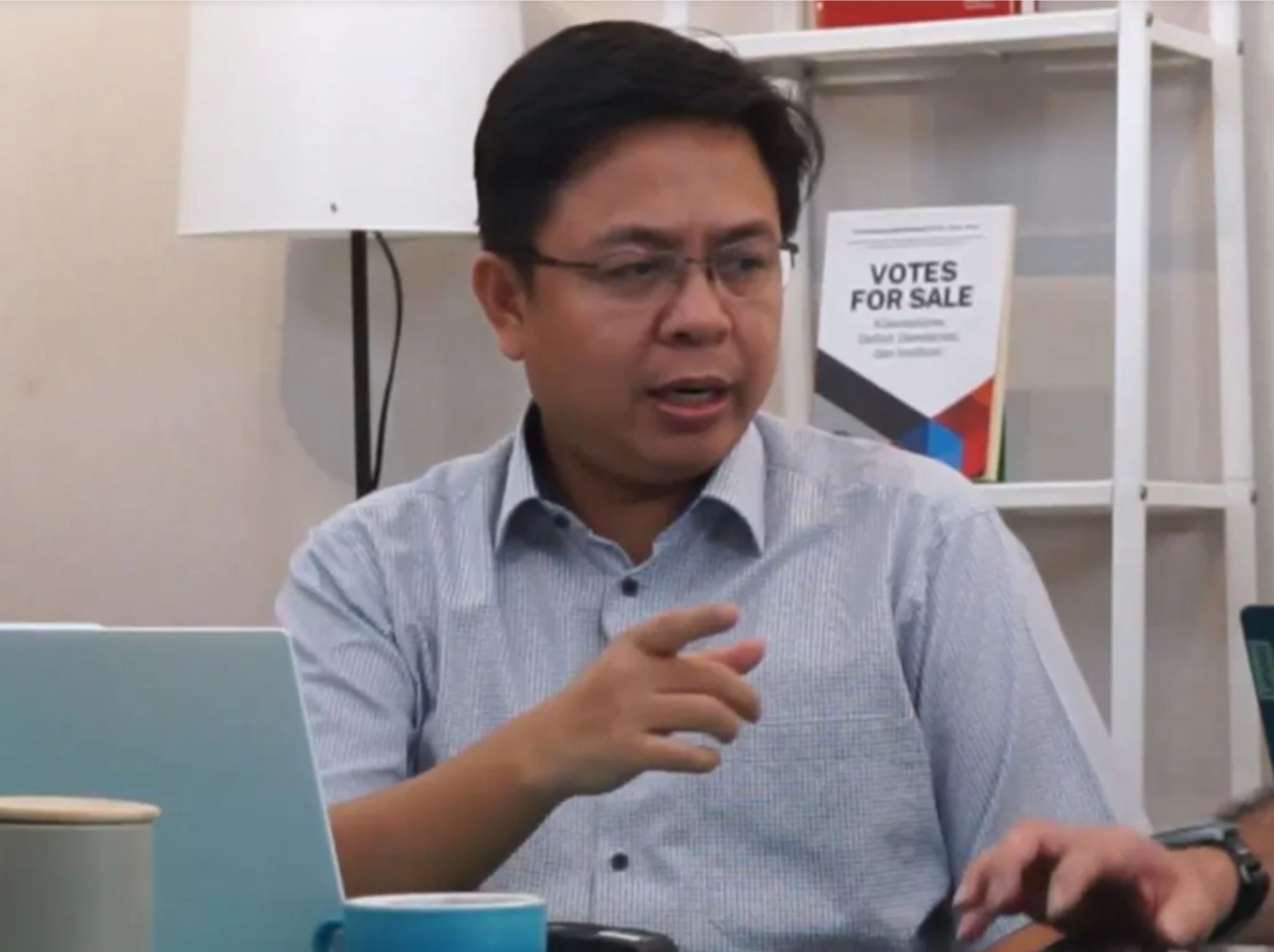 Tangkapan layar - Peneliti Utama Indikator Politik Indonesia Burhanuddin Muhtadi dalam konferensi pers secara daring yang disaksikan dari Jakarta, Selasa (27/5/2025). ANTARA/Rio Feisal. <b>(ANTARA)</b>