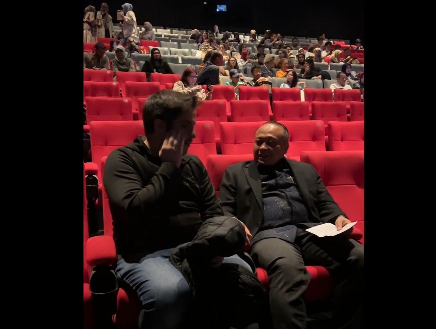 Pemutaran film Menanti di Turki. 