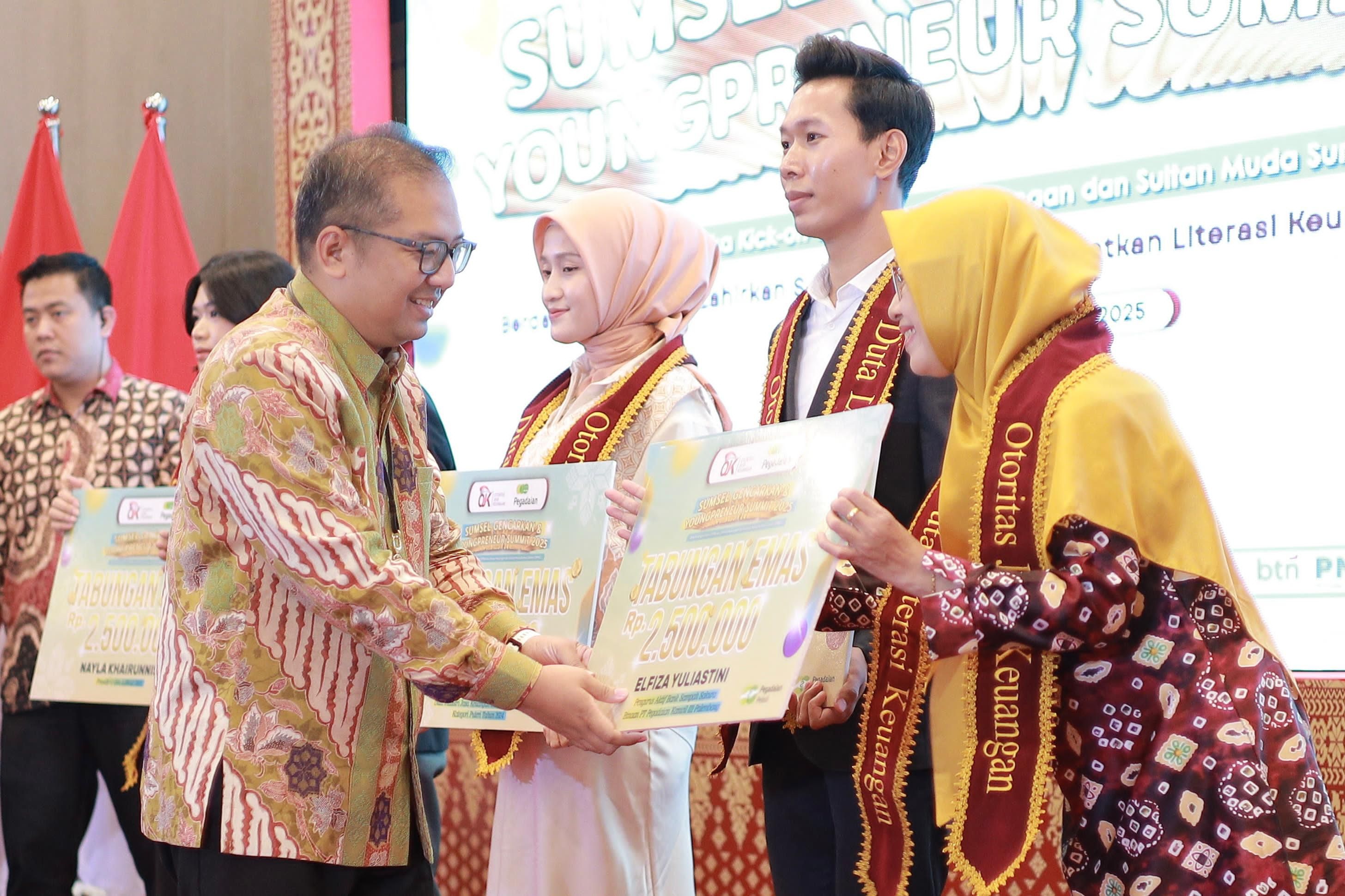 Pegadaian Dukung Lahirnya 100.000 &lsquo;Sultan Muda&rsquo; Lewat Youngpreneur Summit 2025 Bersama OJK <b>(Pegadaian)</b>