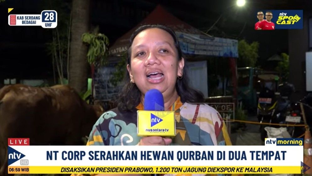 Staf Kelurahan Kayu Putih, Indri Kusumaningrum. 