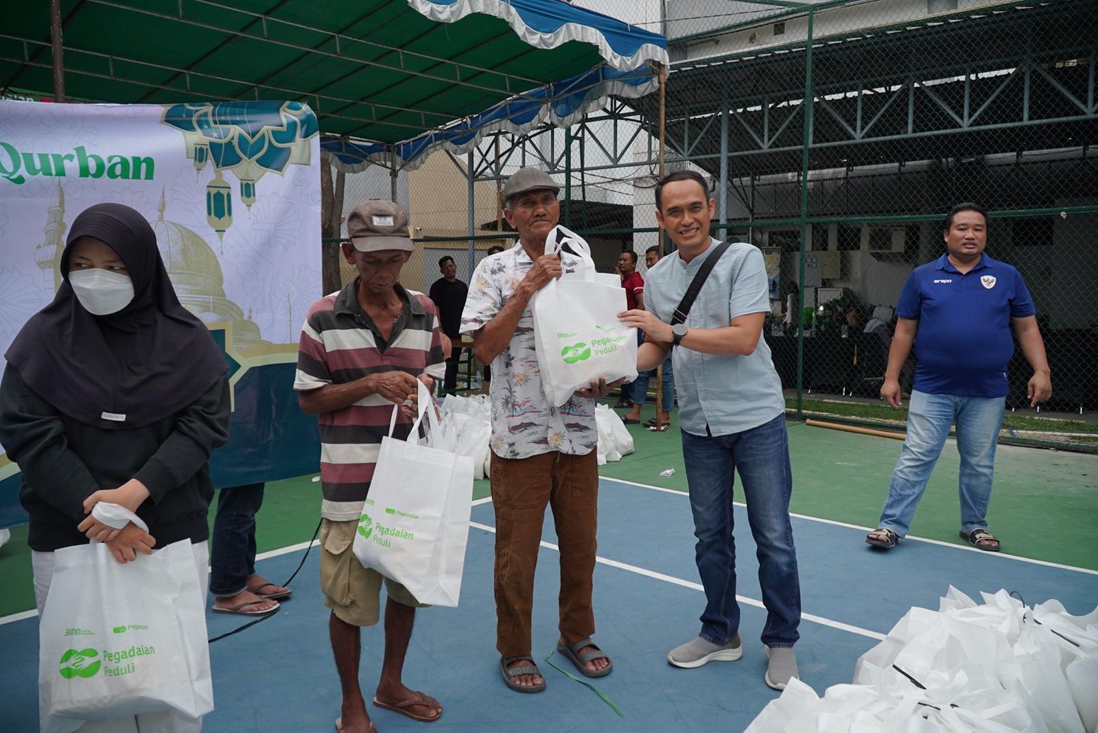 PT Pegadaian Kanwil XI Semarang Salurkan 70 Hewan Kurban di Momen Idul Adha 2025. <b>(Pegadaian)</b>