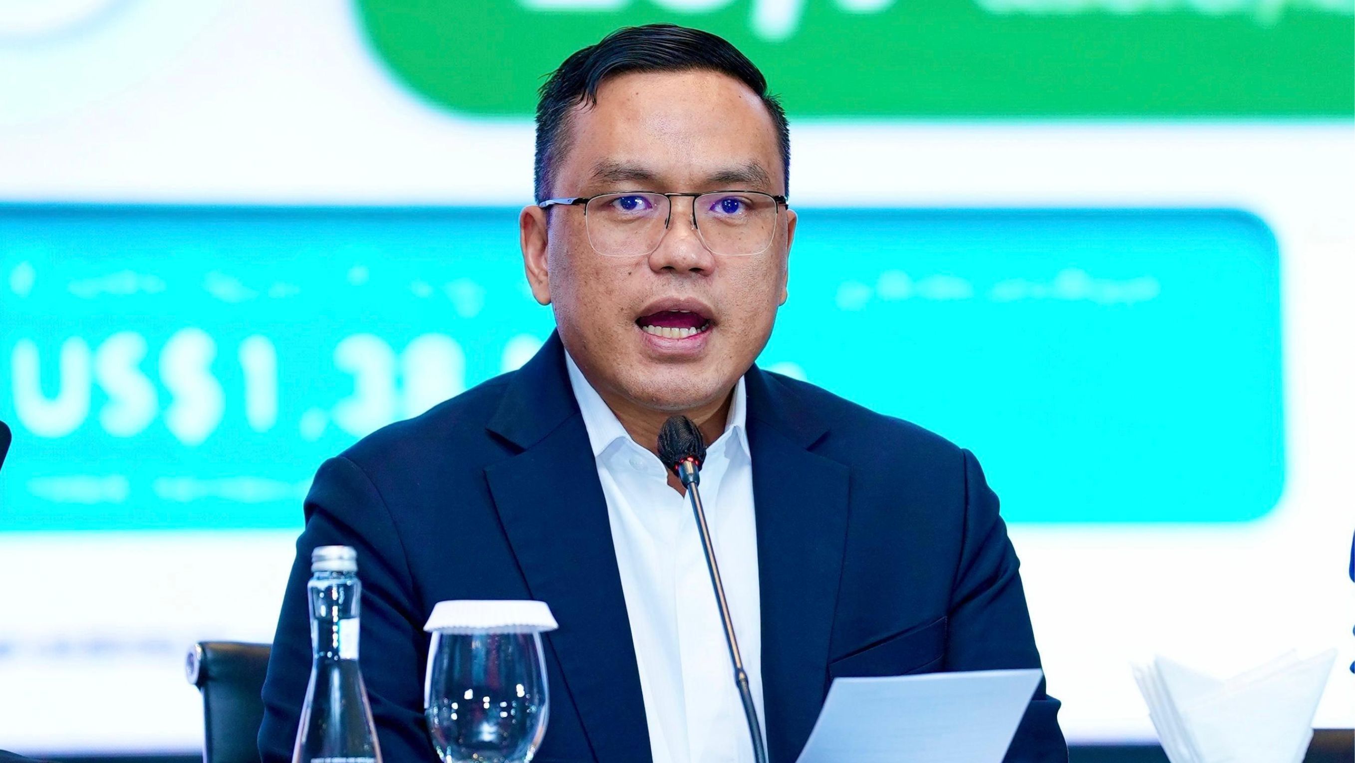 Direktur Utama Pertamina Simon Aloysius Mantiri dalam konferensi pers Capaian Kinerja PT Pertamina (Persero) 2024 di Grha Pertamina, Jumat, 13 Juni 2025. <b>(Pertamina)</b>