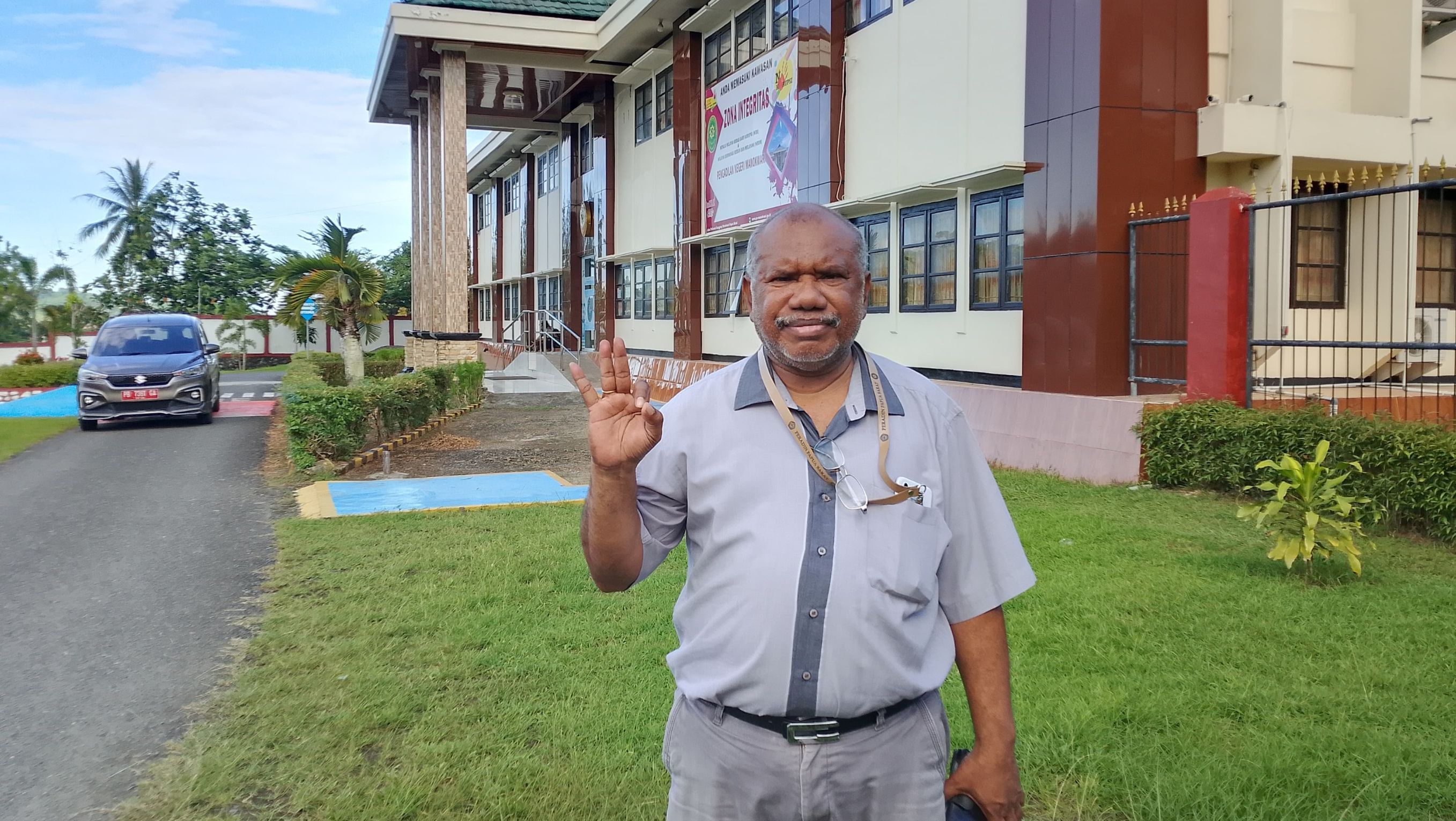Sekretaris Jenderal Dewan Adat Papua (DAP), Yan Christian Warinussy, S.H., M.H. <b>(DAP)</b>