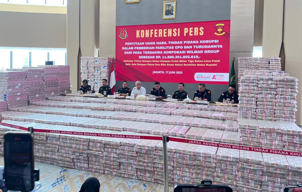 Uang Rp 2 triliun yang disita Kejagung dari kasus korupsi ekspor CPO oleh Wilmar Group.  <b>(Ntvnews.id)</b>