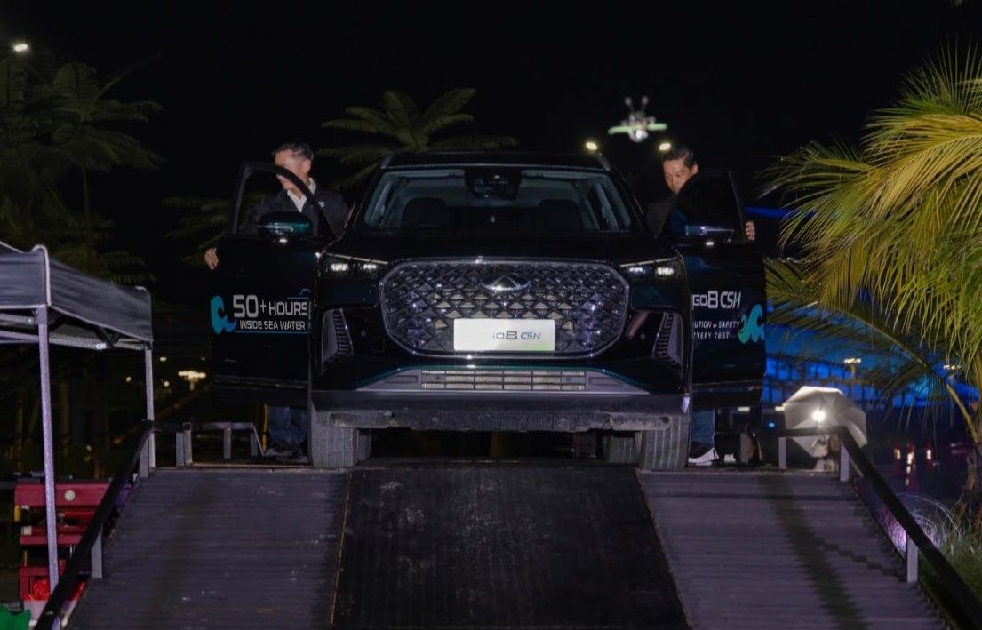 Baterai Chery TIGGO 8 CSH direndam air laut selama hampir 54 Jam tetap berfungsi normal. (Foto: CSI/Adiantoro/NTV)