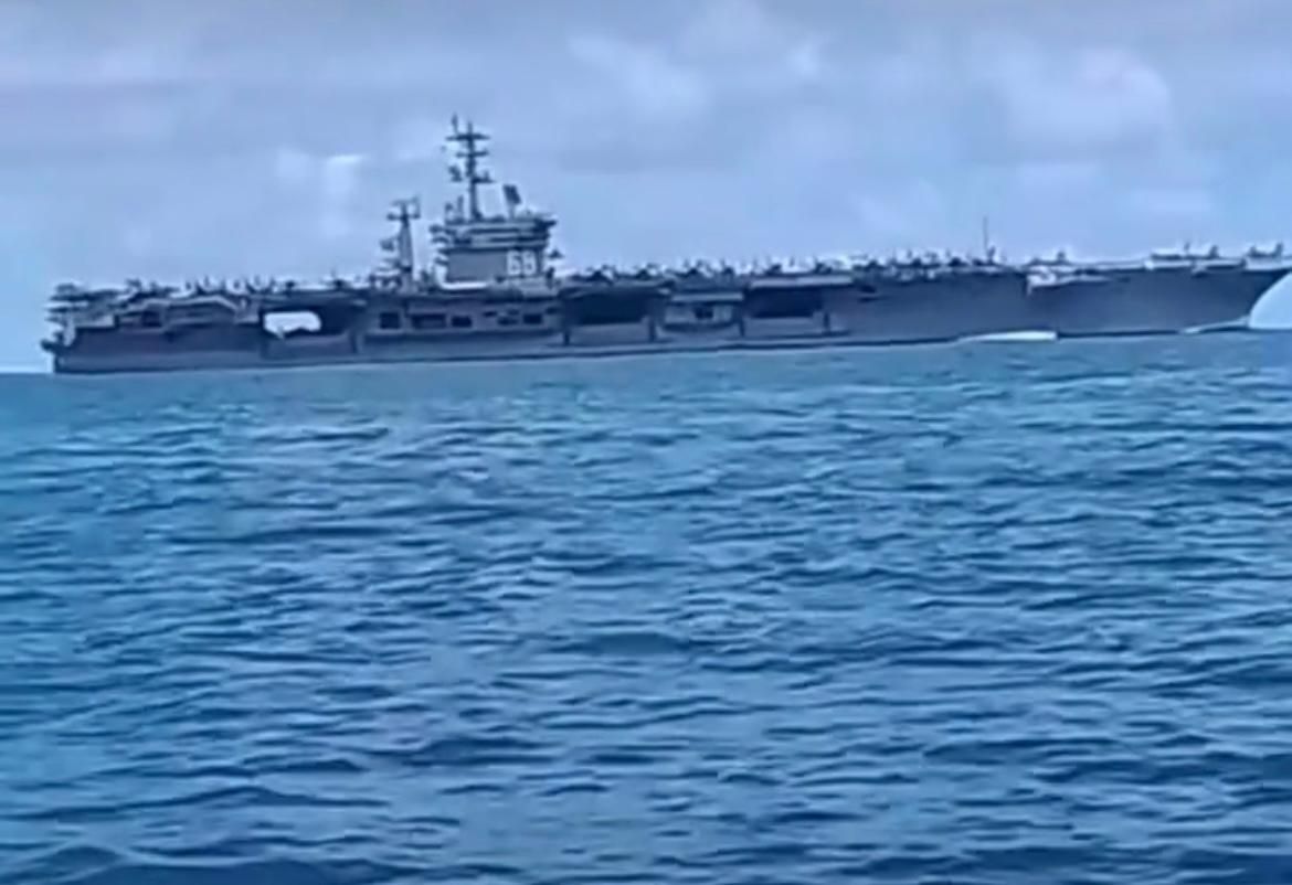Kapal induk AS yang terpantau melintasi perairan Aceh.  <b>(Facebook)</b>