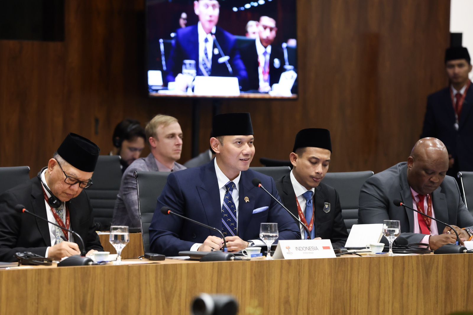 Menteri Koordinator Bidang Infrastruktur dan Pembangunan Kewilayahan Republik Indonesia, Agus Harimurti Yudhoyono (AHY) di Forum Urbanisasi BRICS ke-4 di Brasil, Juni 2025. <b>(Kemenko Bidang Infrastruktur dan Pembangunan Kewilayahan)</b>