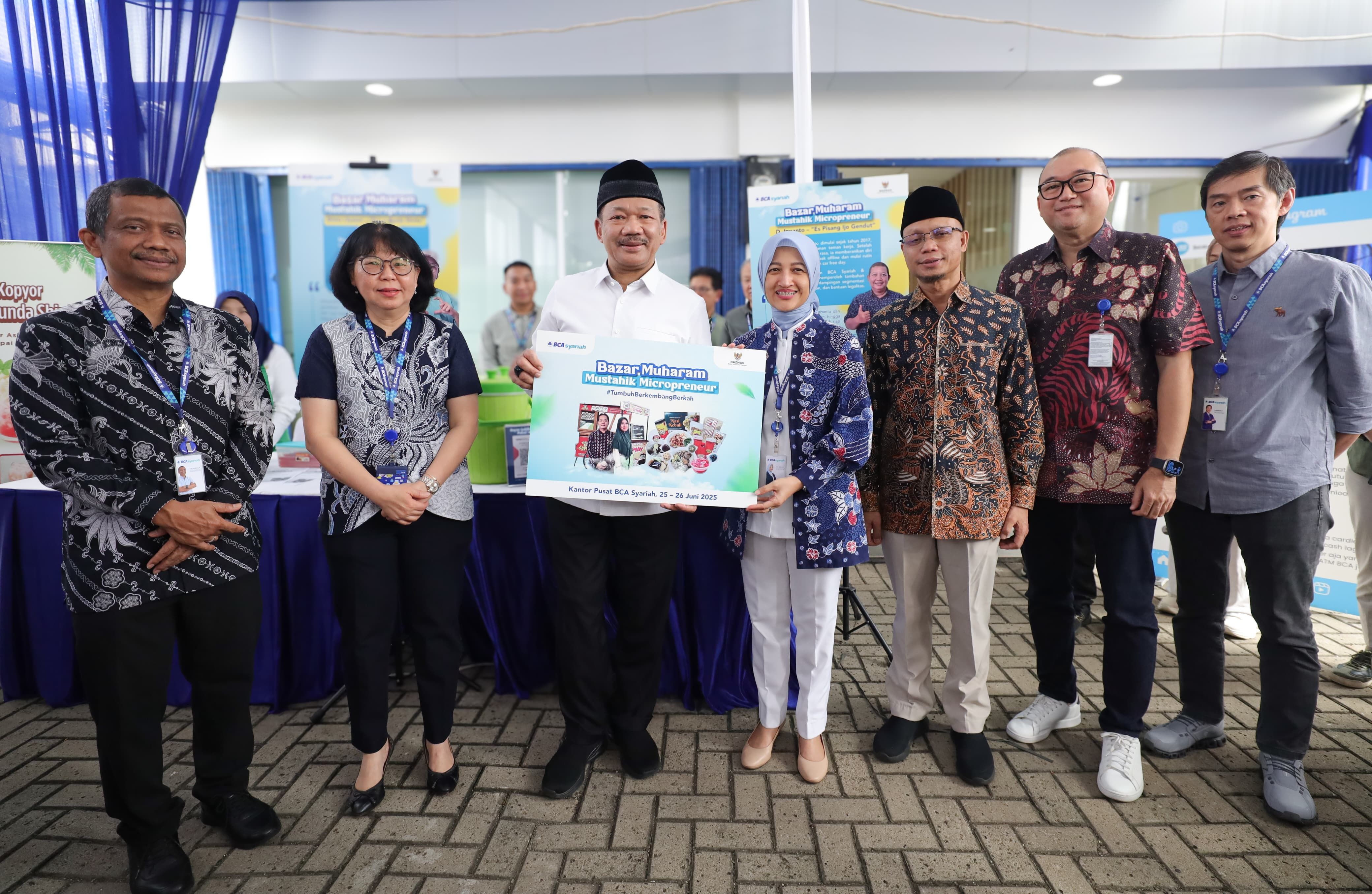 PT Bank BCA Syariah (BCA Syariah) bekerja sama dengan Badan Amil Zakat Nasional (BAZNAS) menggelar Bazar Muharam Mustahik Micropreneur