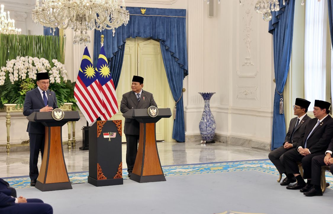 Prabowo Subianto dan Perdana Menteri (PM) Malaysia Anwar Ibrahim <b>(Sekretariat Presiden)</b>